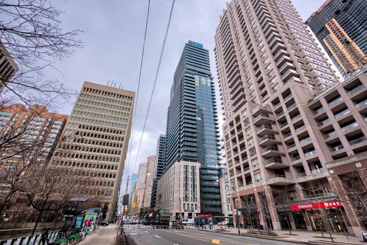 #2711 - 955 Bay Street