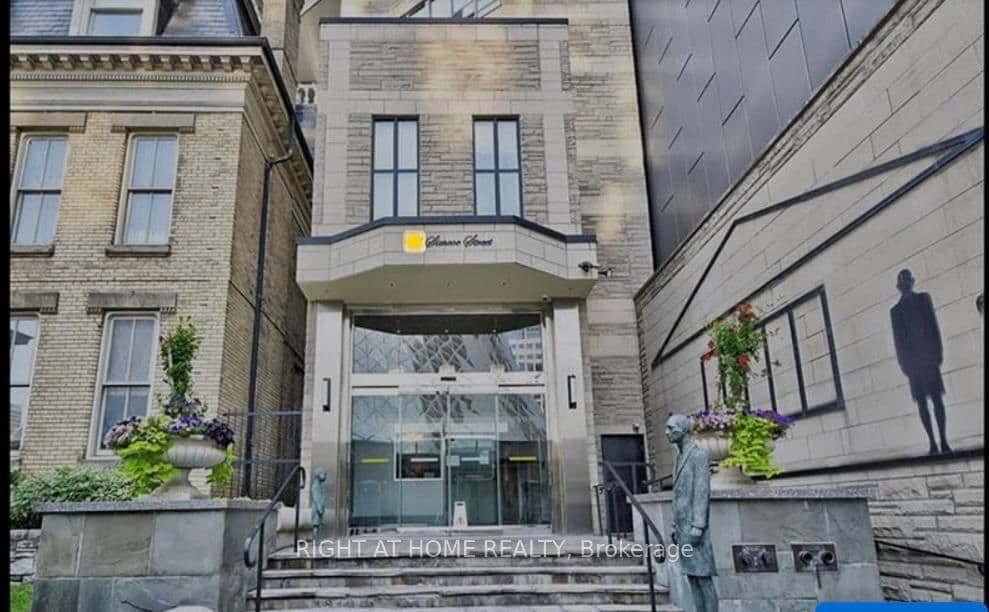 #705 - 71 Simcoe Street