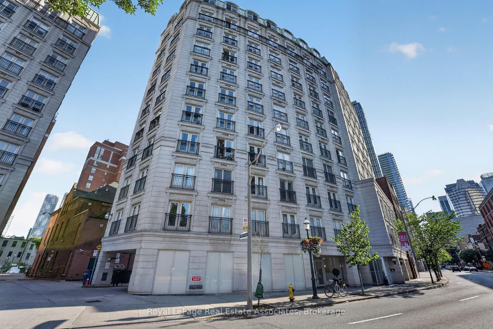 #1006 - 115 Richmond Street E