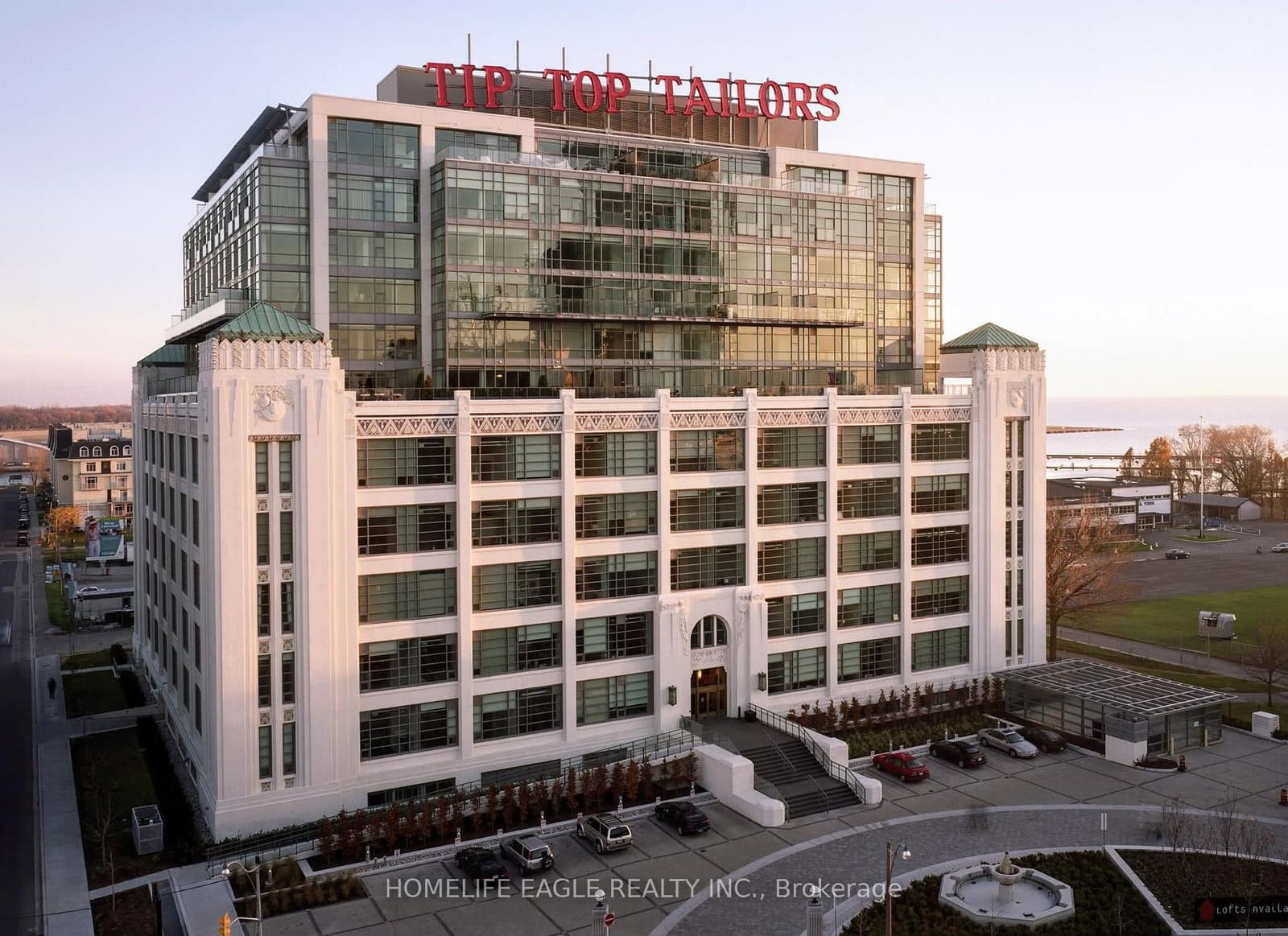 #805 - 637 Lake Shore Boulevard W