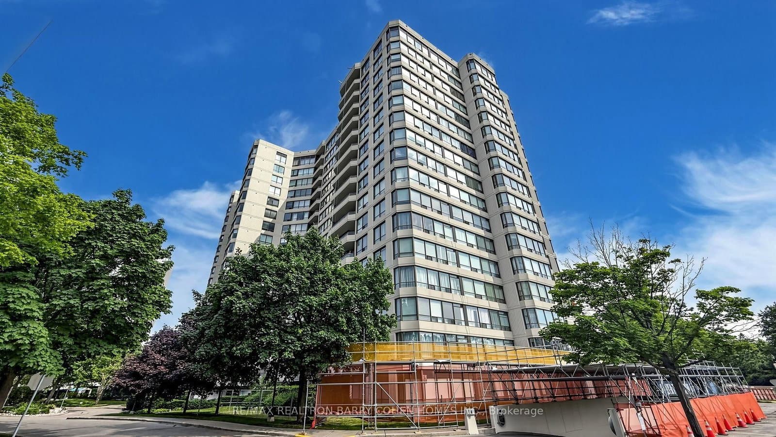 #802 - 1121 Steeles Avenue W