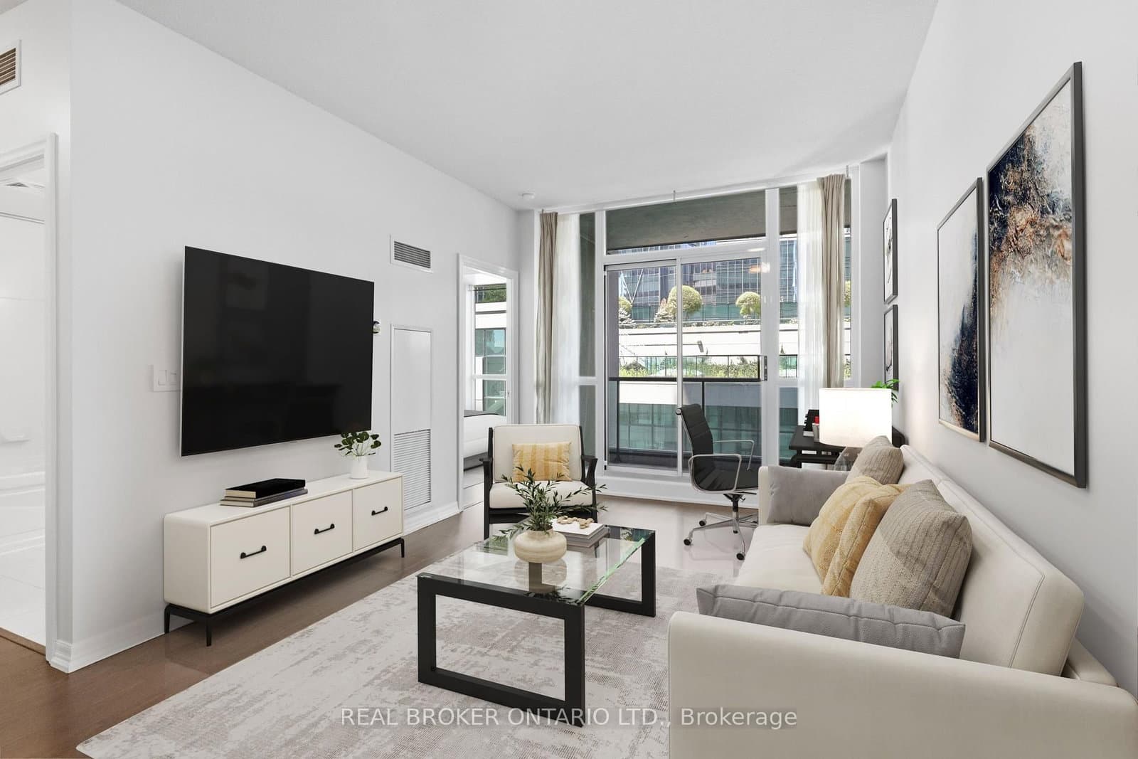 #415 - 12 Yonge Street