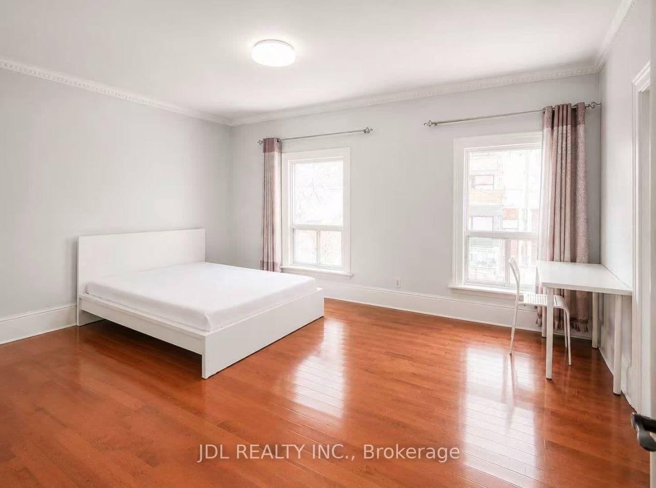 60 Grange Ave Toronto M5T 1C9 Avenue, Unit Suite A, 2nd Floor