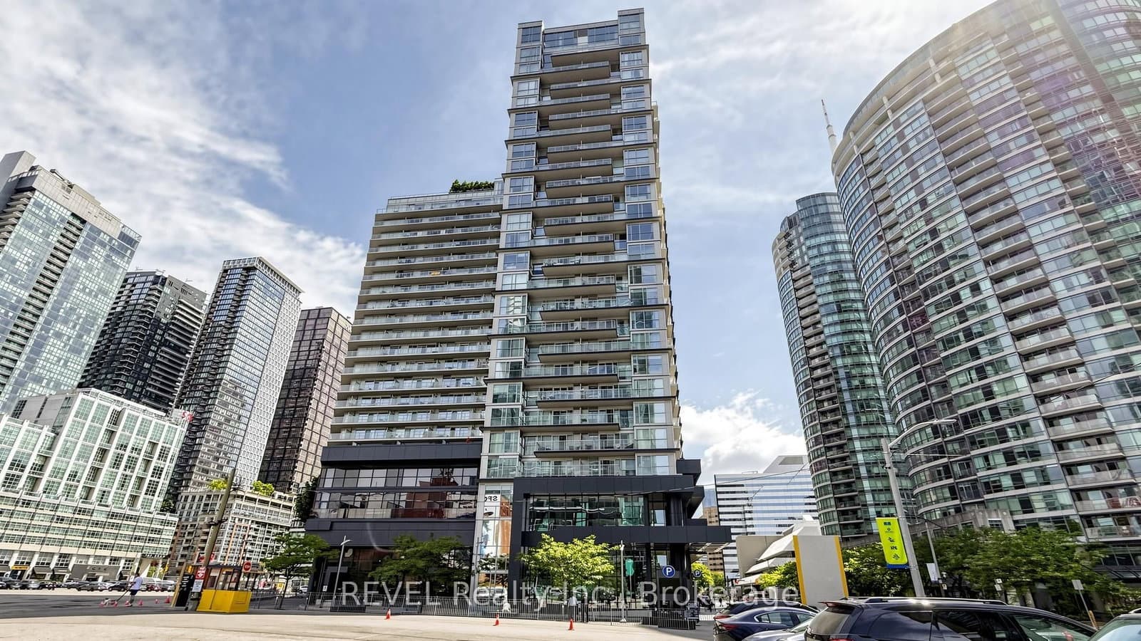 #306 - 352 Front Street W