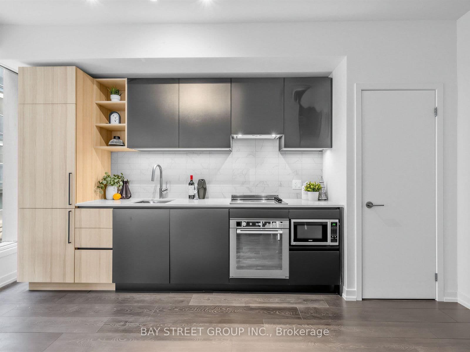 #318 - 55 Mercer Street
