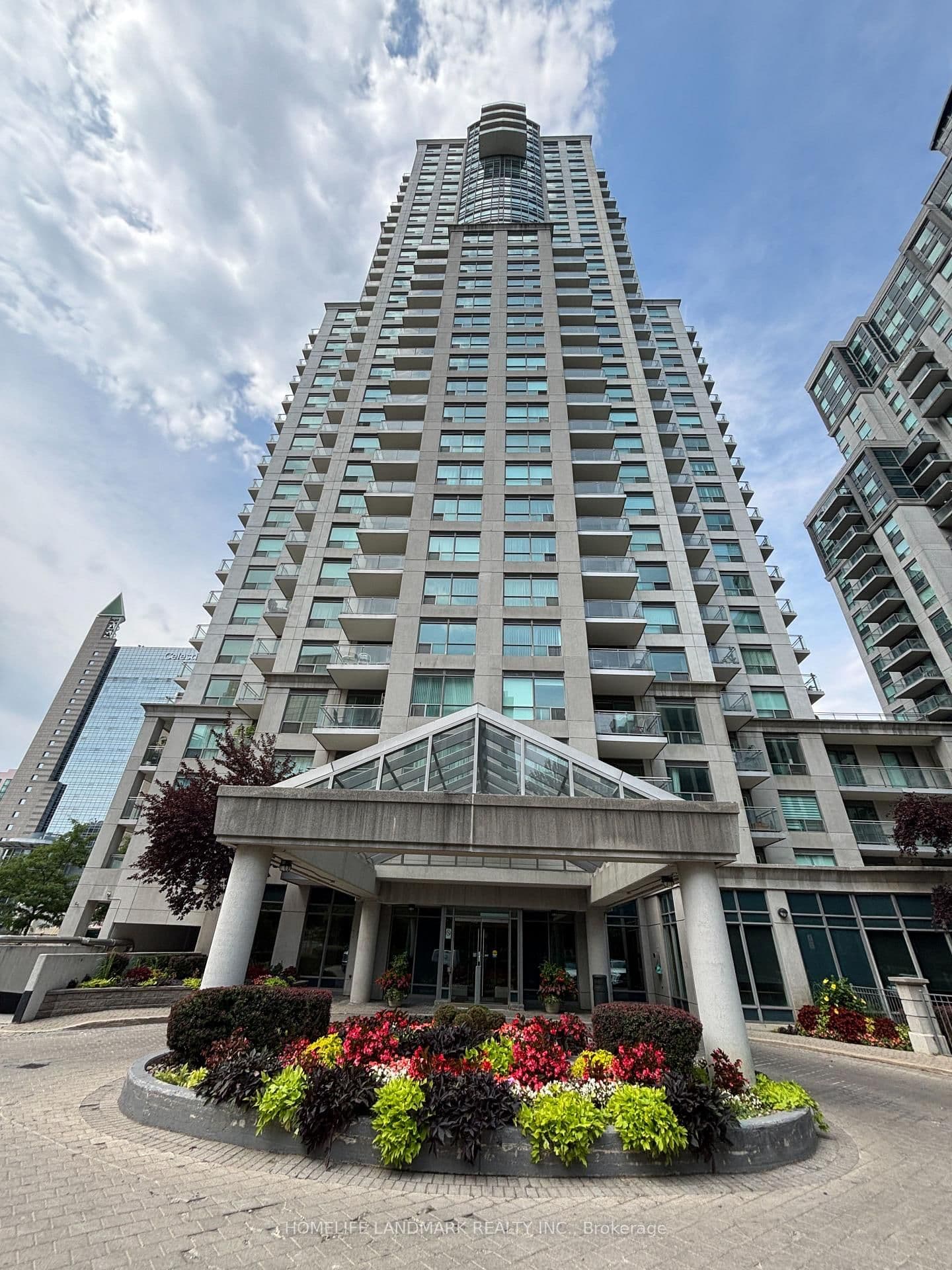 #902 - 21 Hillcrest Avenue