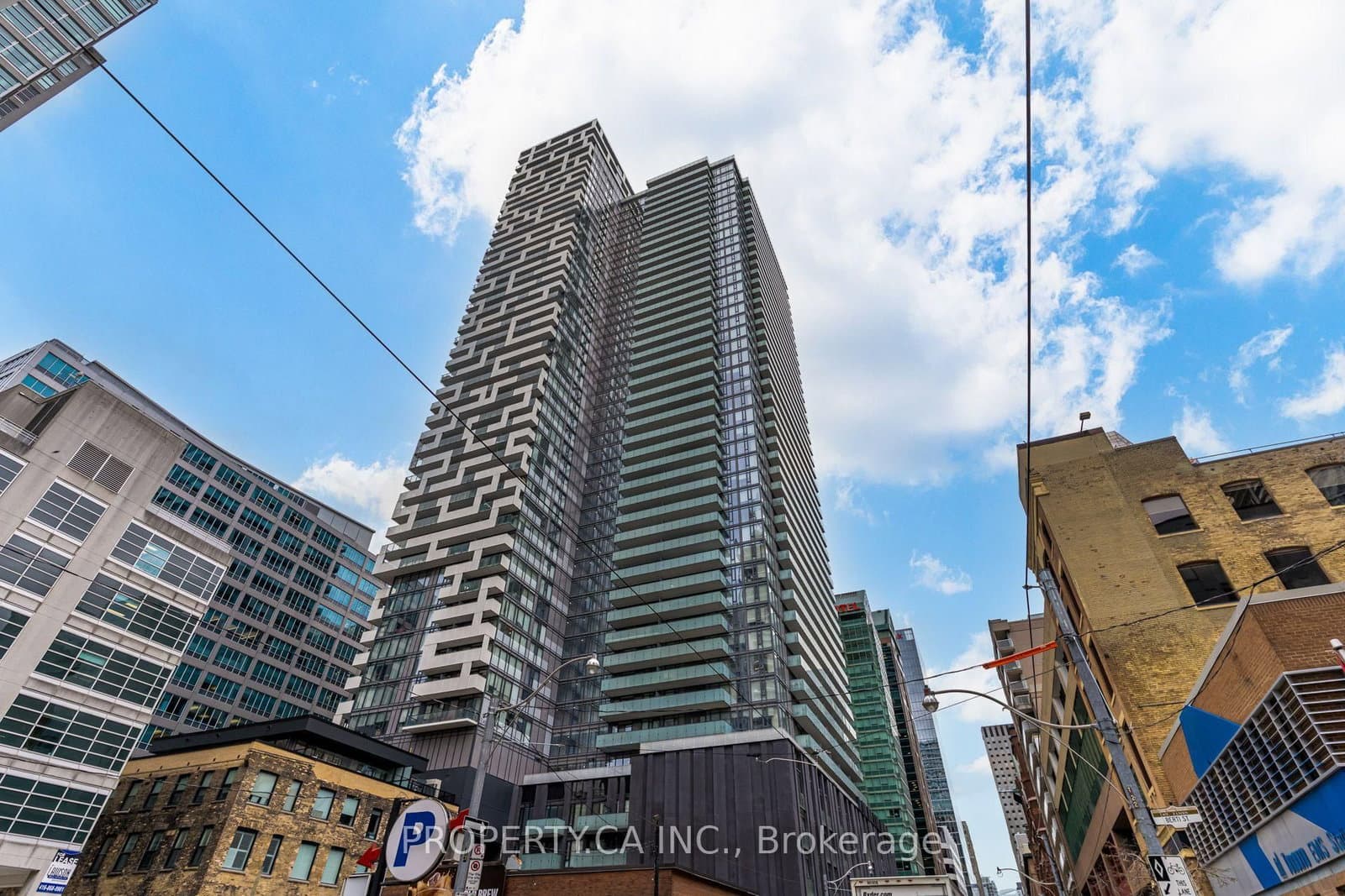 25 Richmond Street E, Unit 1513