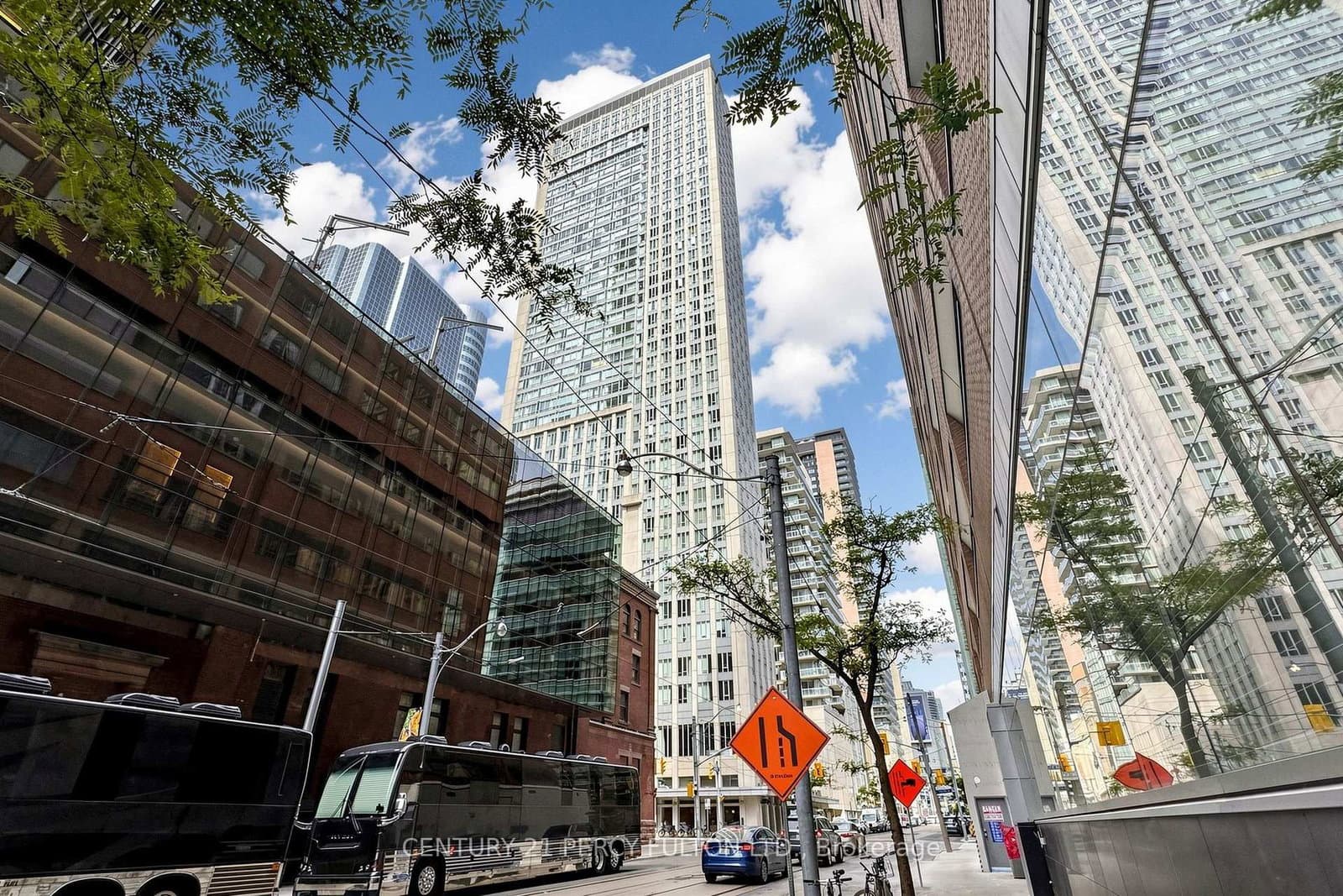 #4106 - 210 Victoria Street