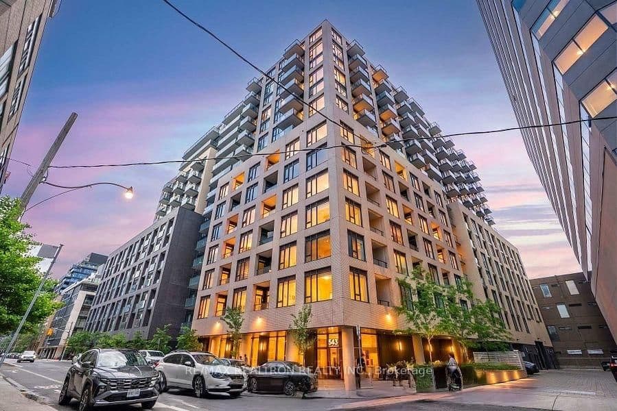 #1427 - 543 Richmond Street W