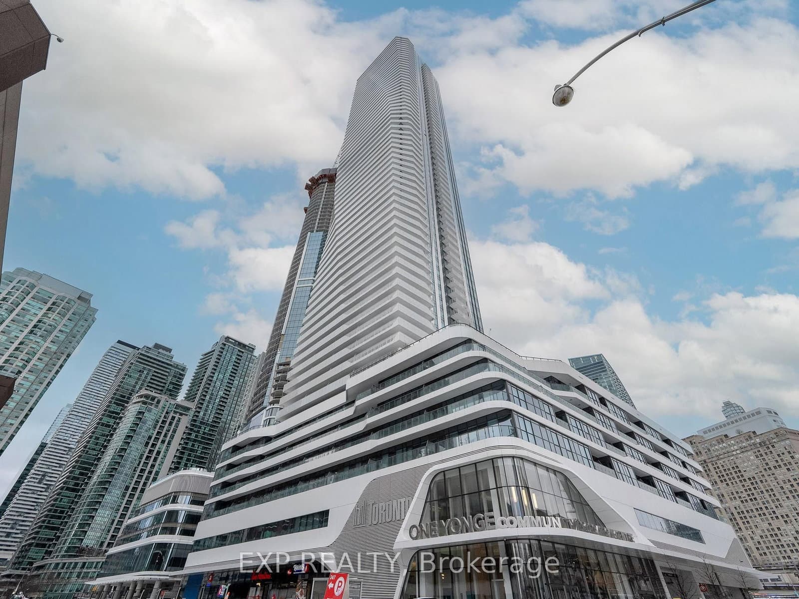 28 Freeland Street, Unit 5205