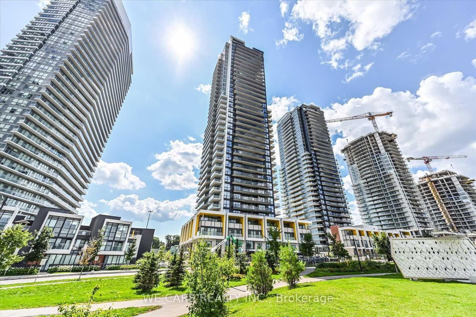 95 Mcmahon Drive, Unit 4006