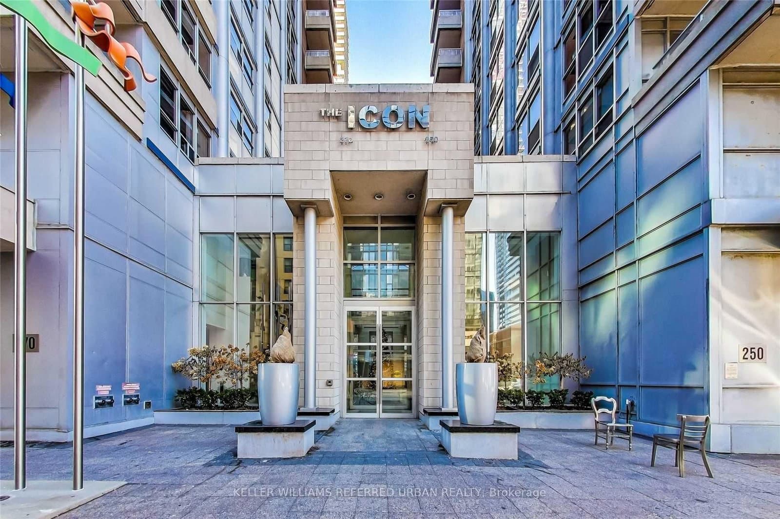 #339 - 250 Wellington Street W