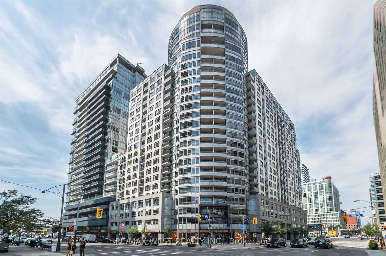 20 Blue Jays Way, Unit 1902