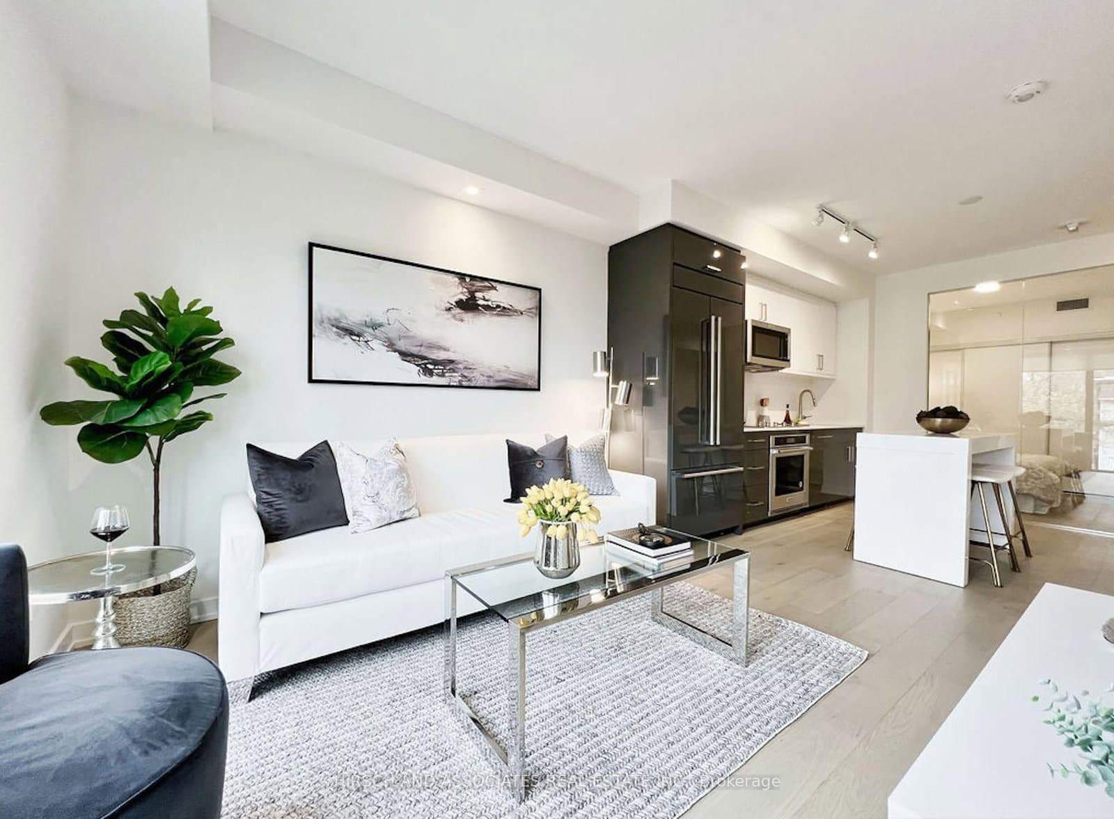 840 St Clair Avenue W, Unit 407