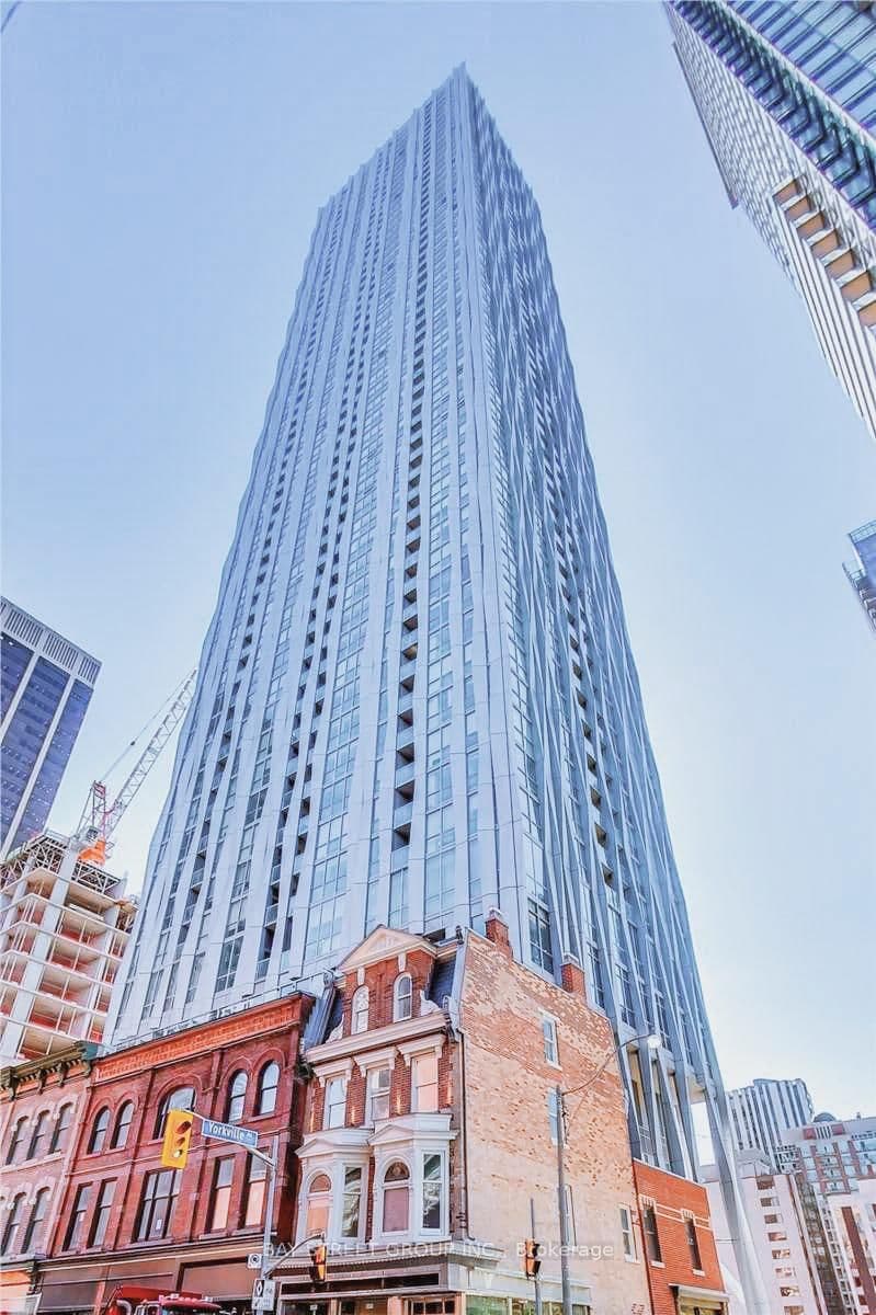 1 Yorkville Avenue, Unit 2503