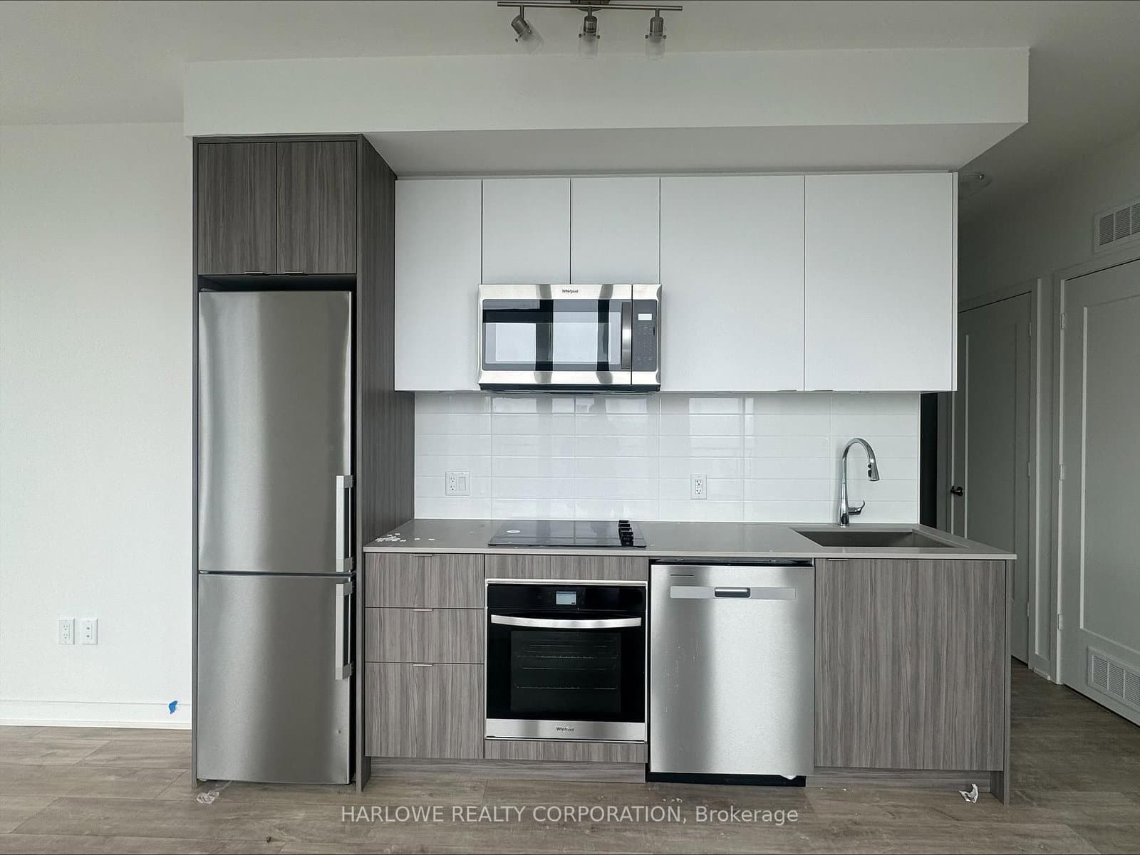 70 Princess Street, Unit 1902 E
