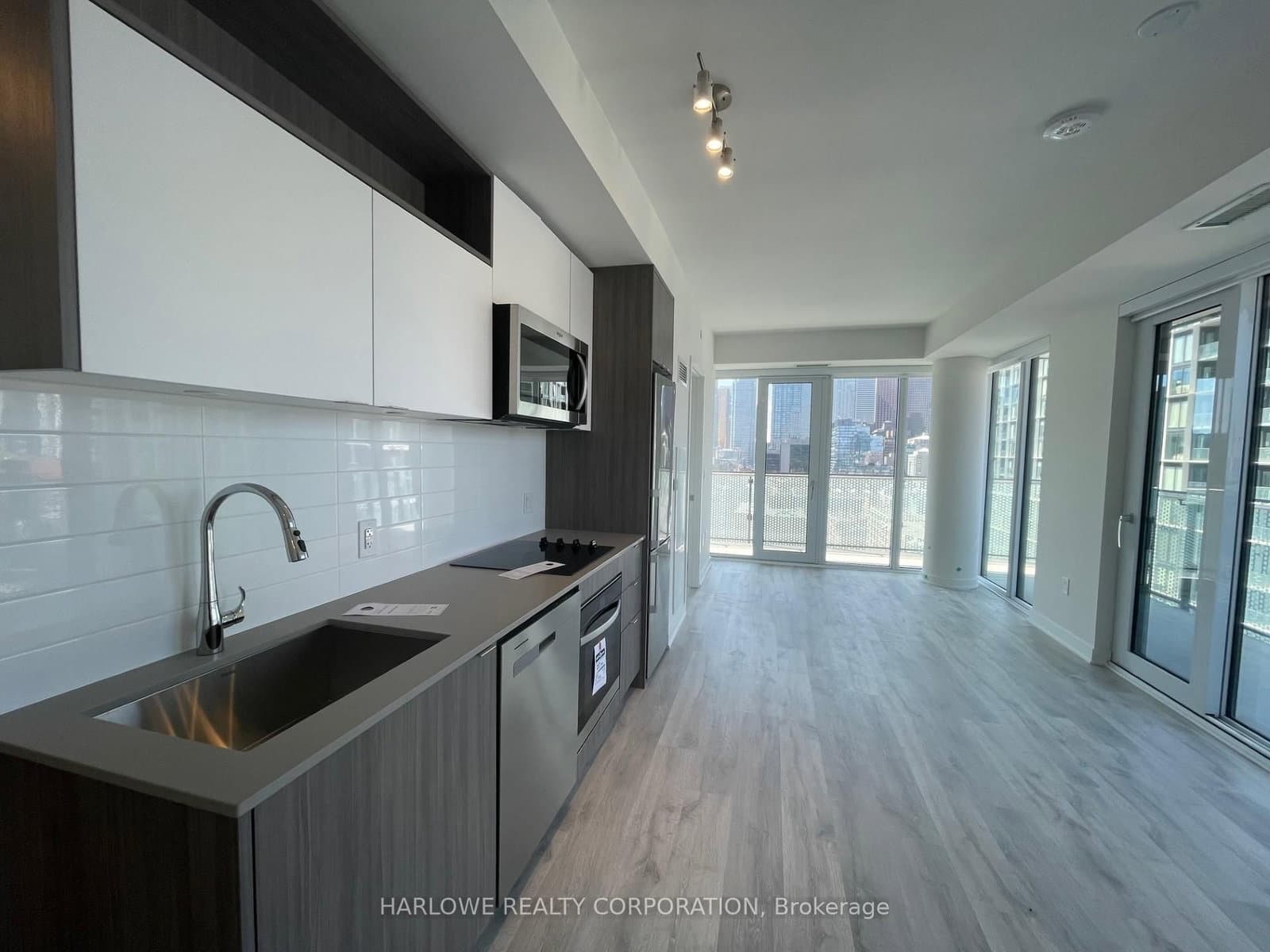 135 Lower Sherbourne Street, Unit 1660 W