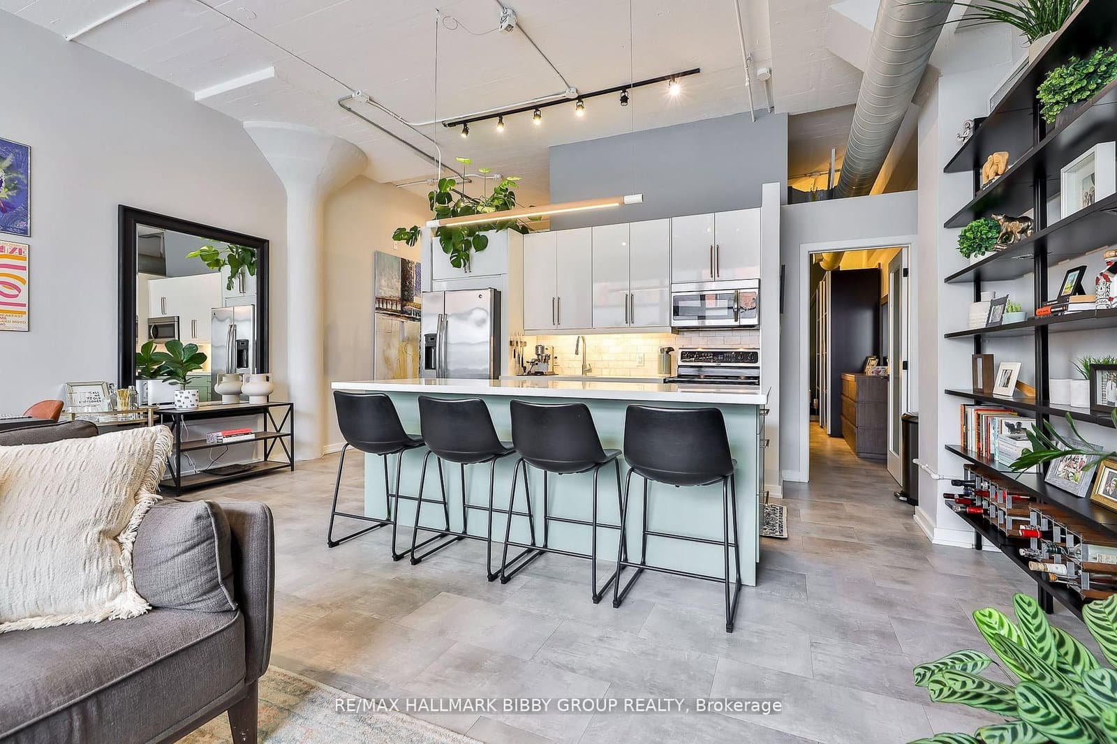 365 Dundas Street E, Unit 101