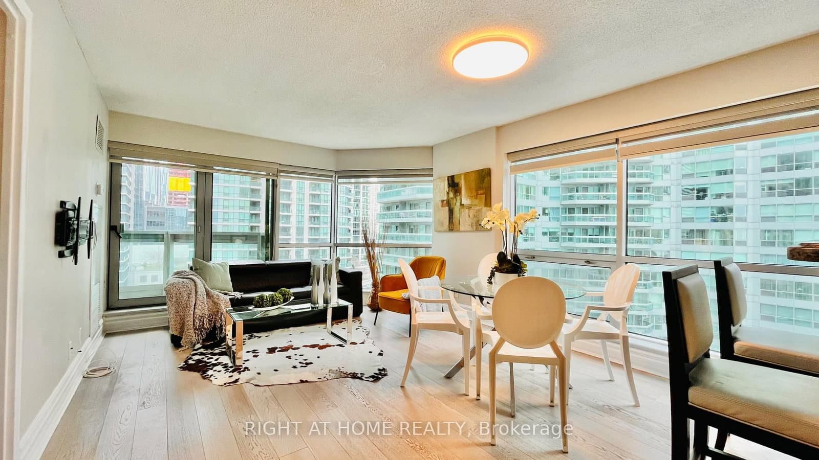 10 Queens Quay W, Unit 1012