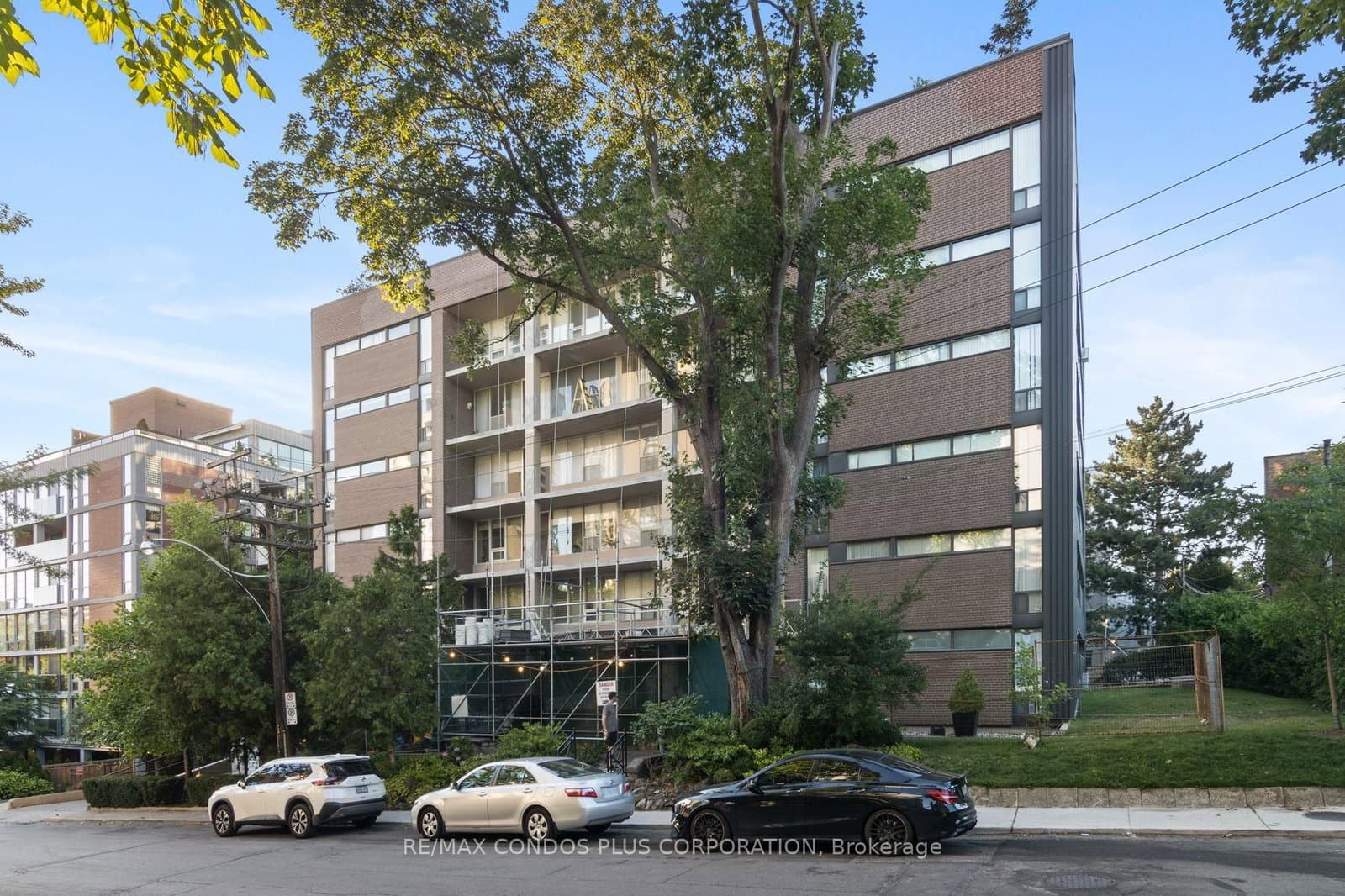 60 Montclair Avenue, Unit 607