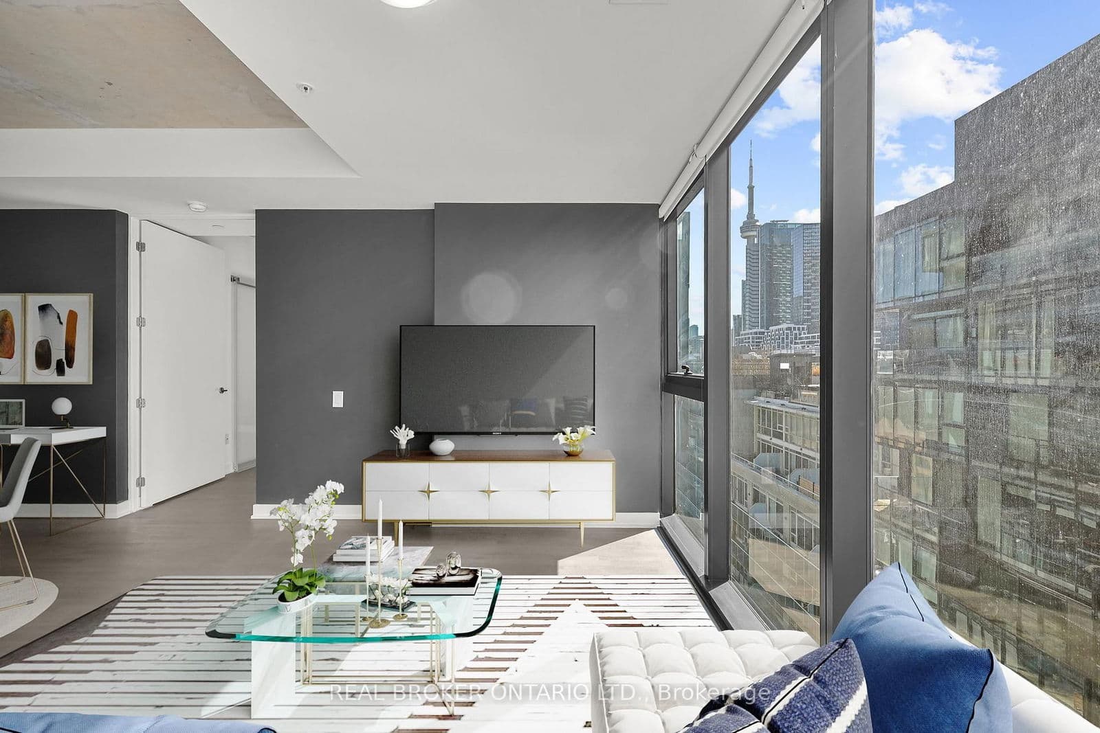 629 King Street W, Unit 908