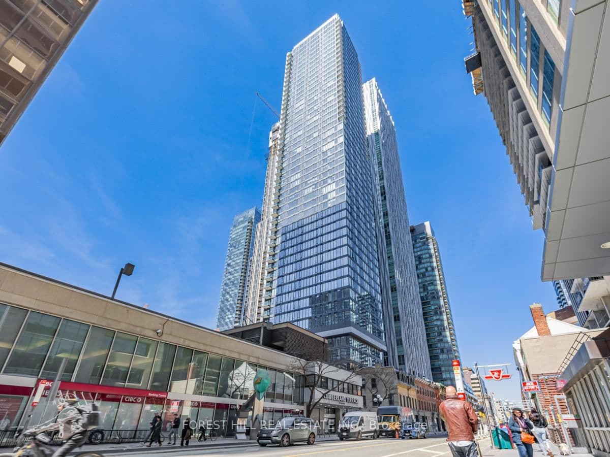 8 Cumberland Street, Unit 4405