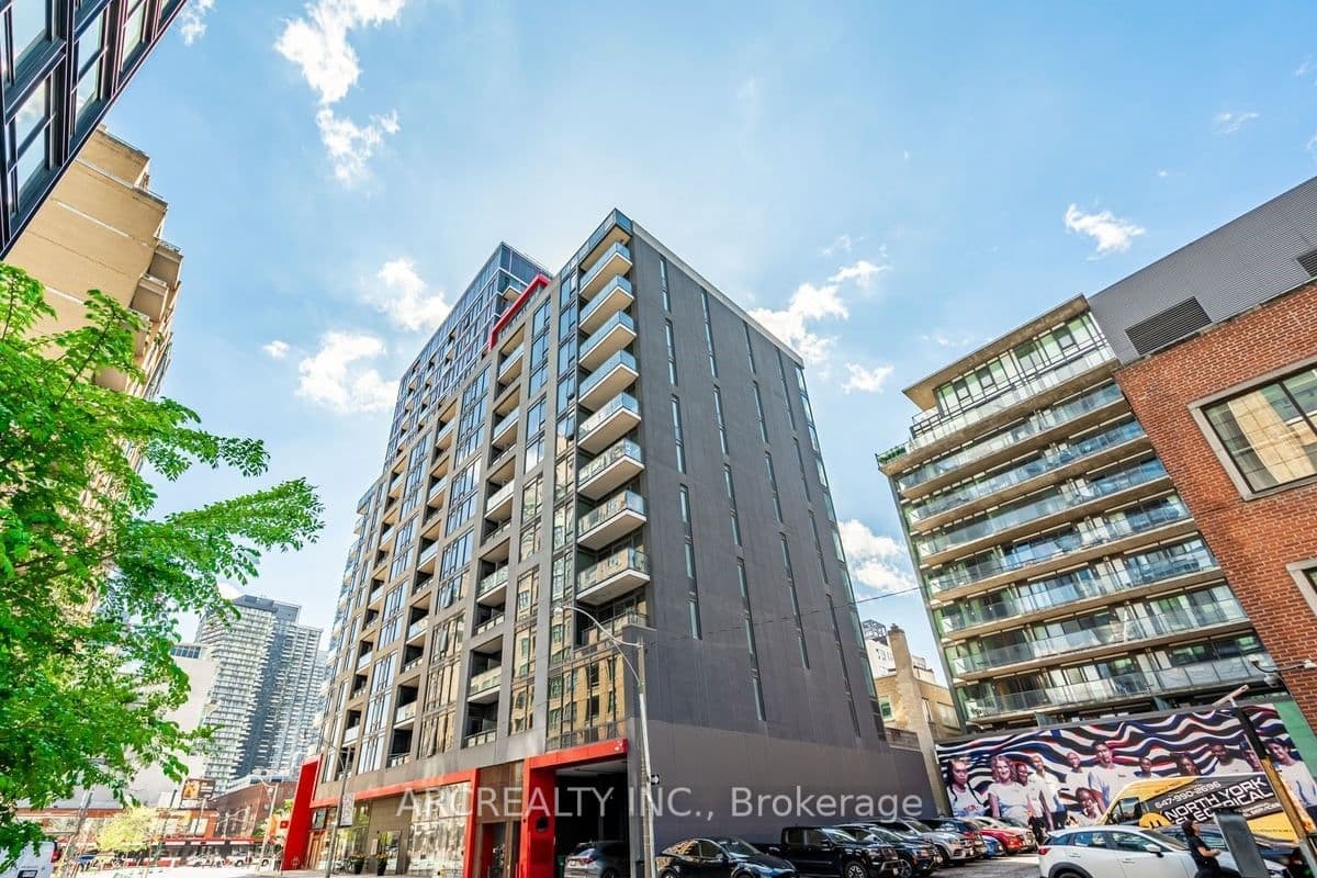 #404 - 435 Richmond Street W