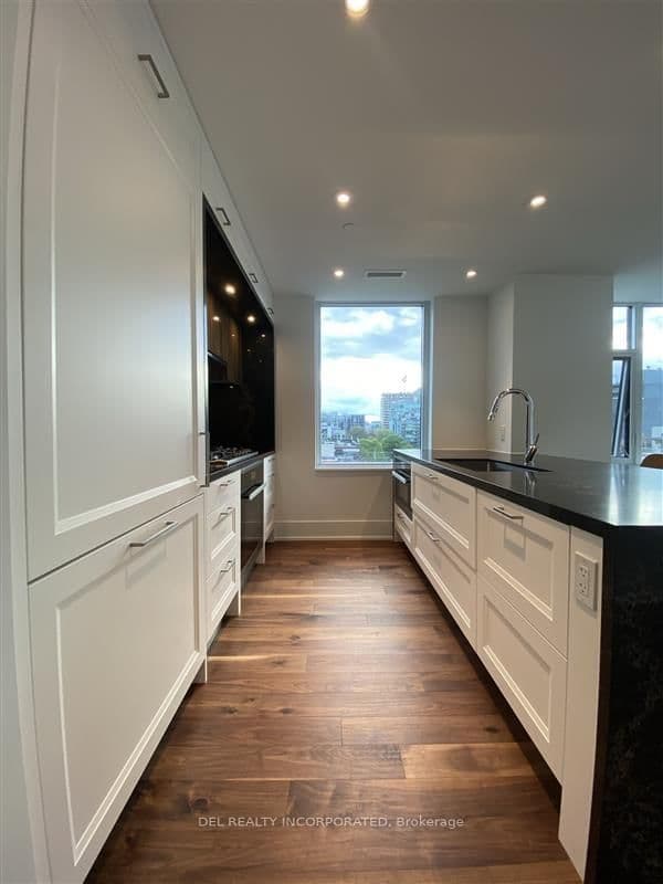 455 Wellington Street W, Unit 510