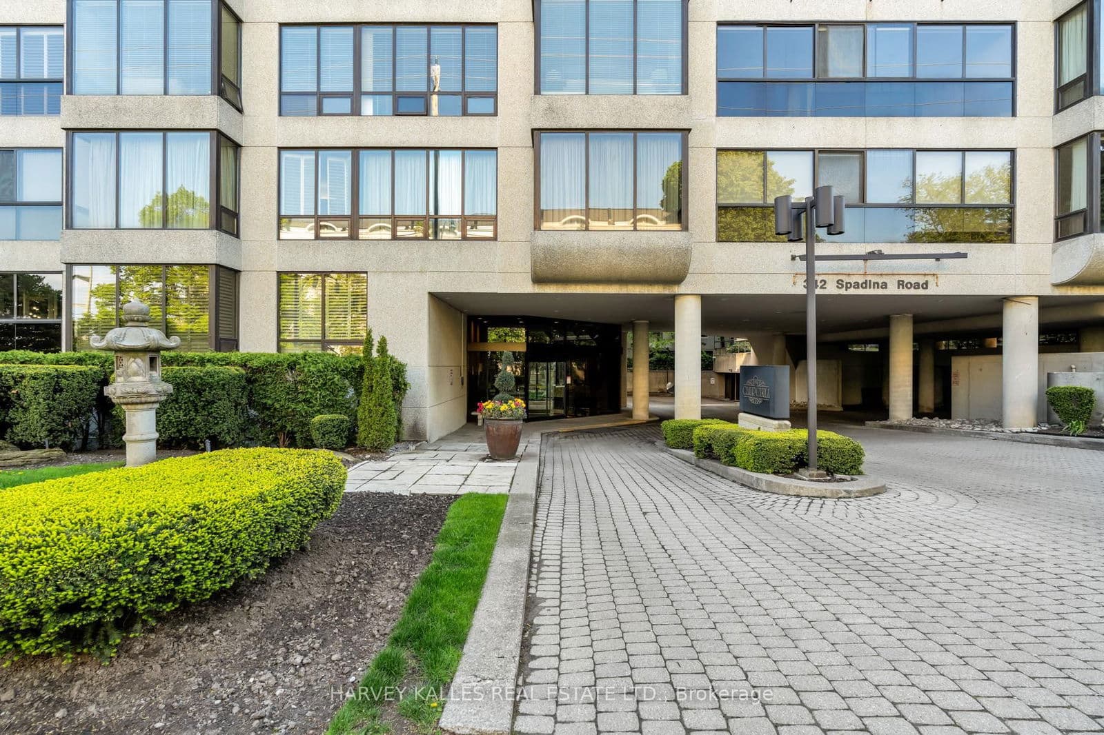 342 Spadina Road, Unit 304