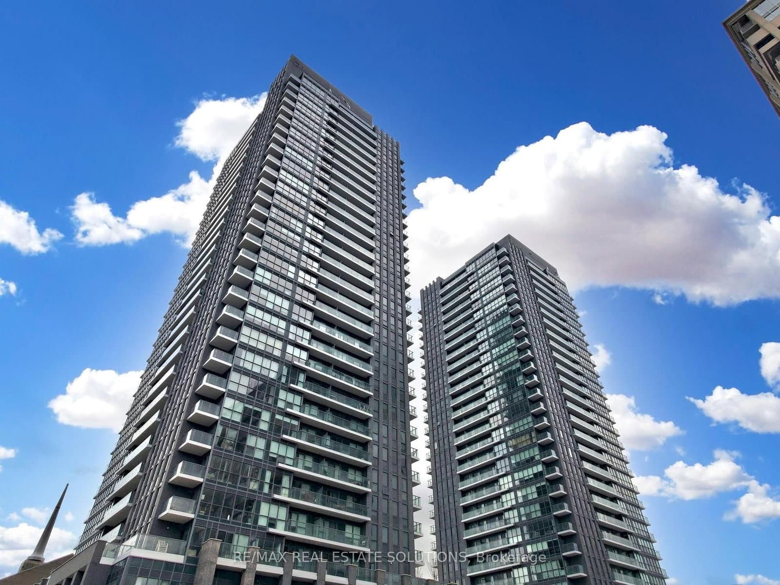 2 Sonic Way, Unit 2009