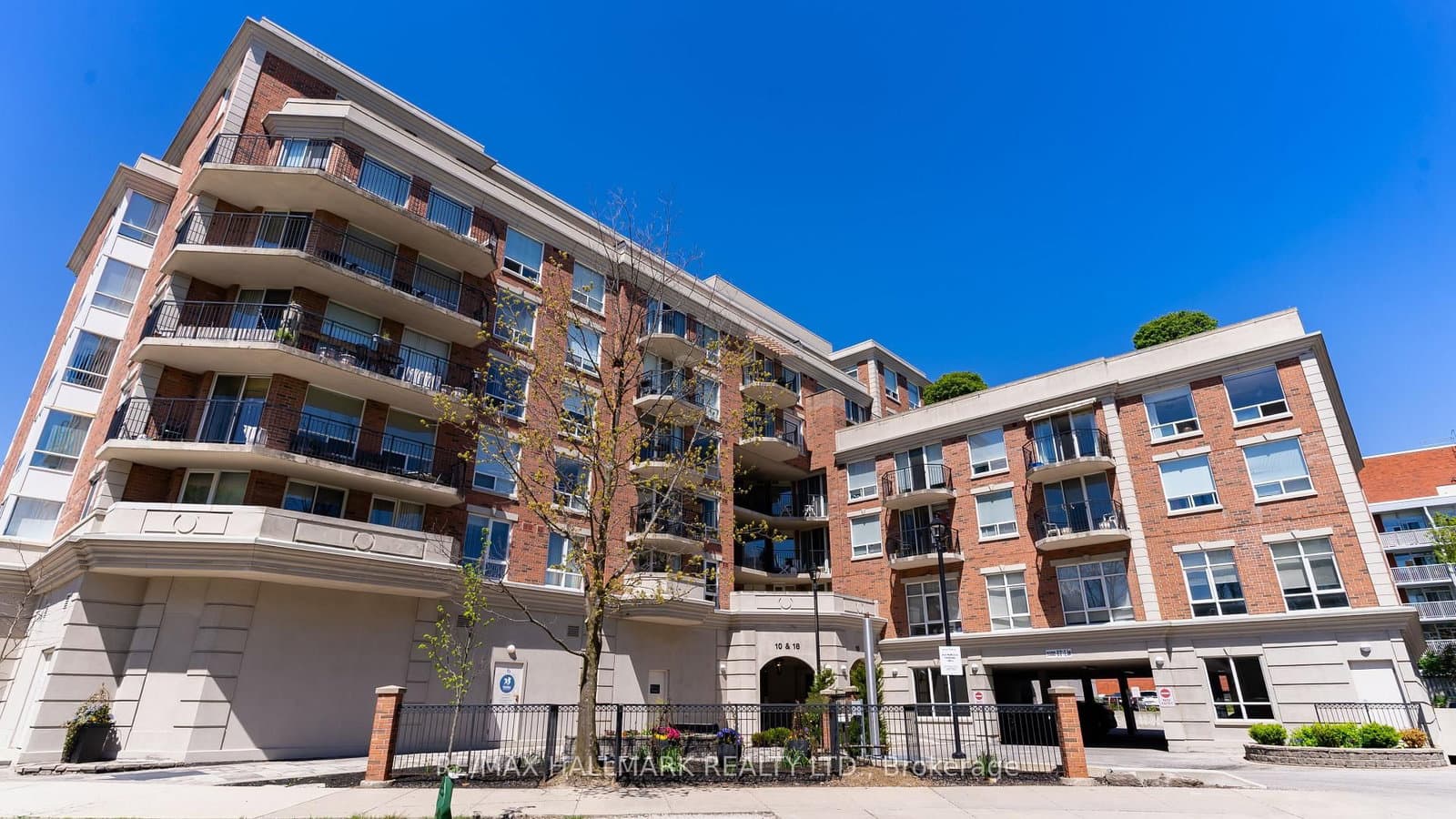 18 Wanless Avenue, Unit PH08