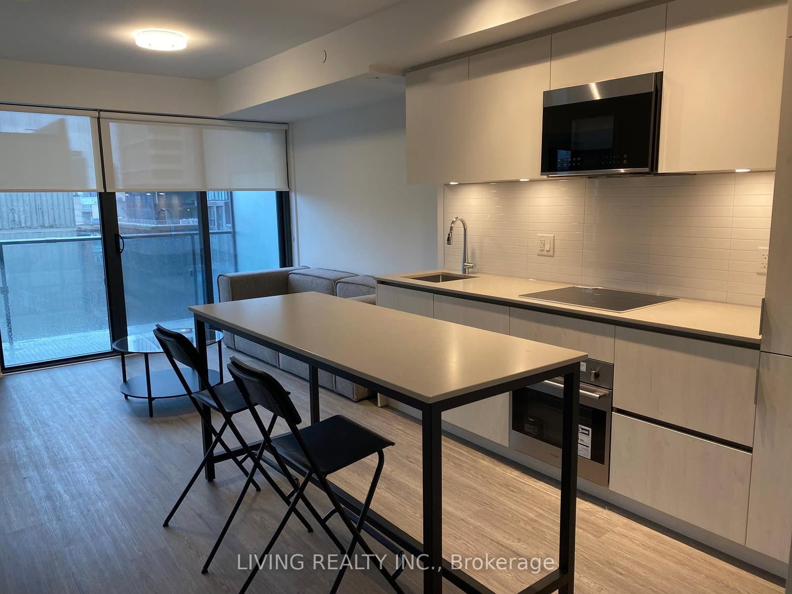 47 Mutual Street, Unit 801