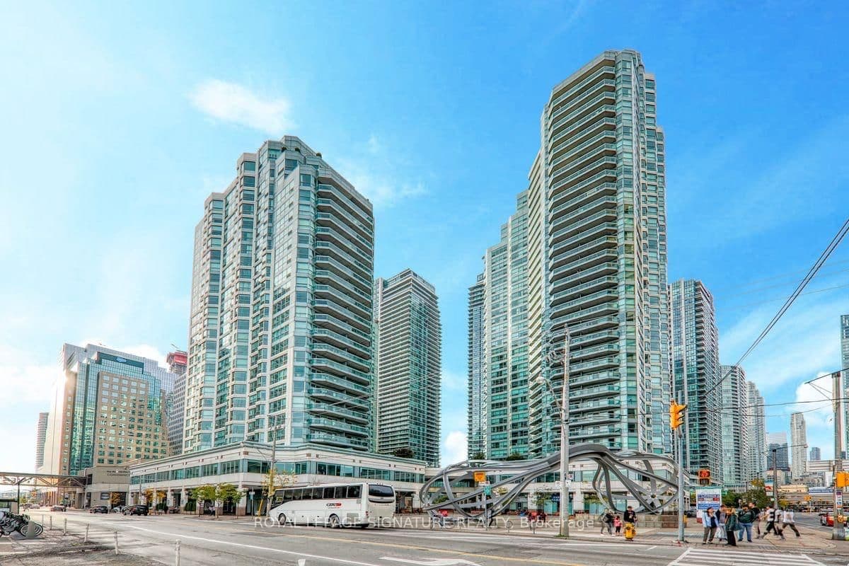 10 Queens Quay W, Unit 2211