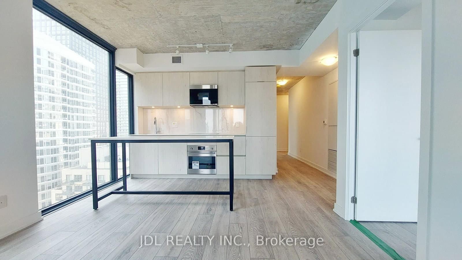 47 Mutual Street, Unit 1802