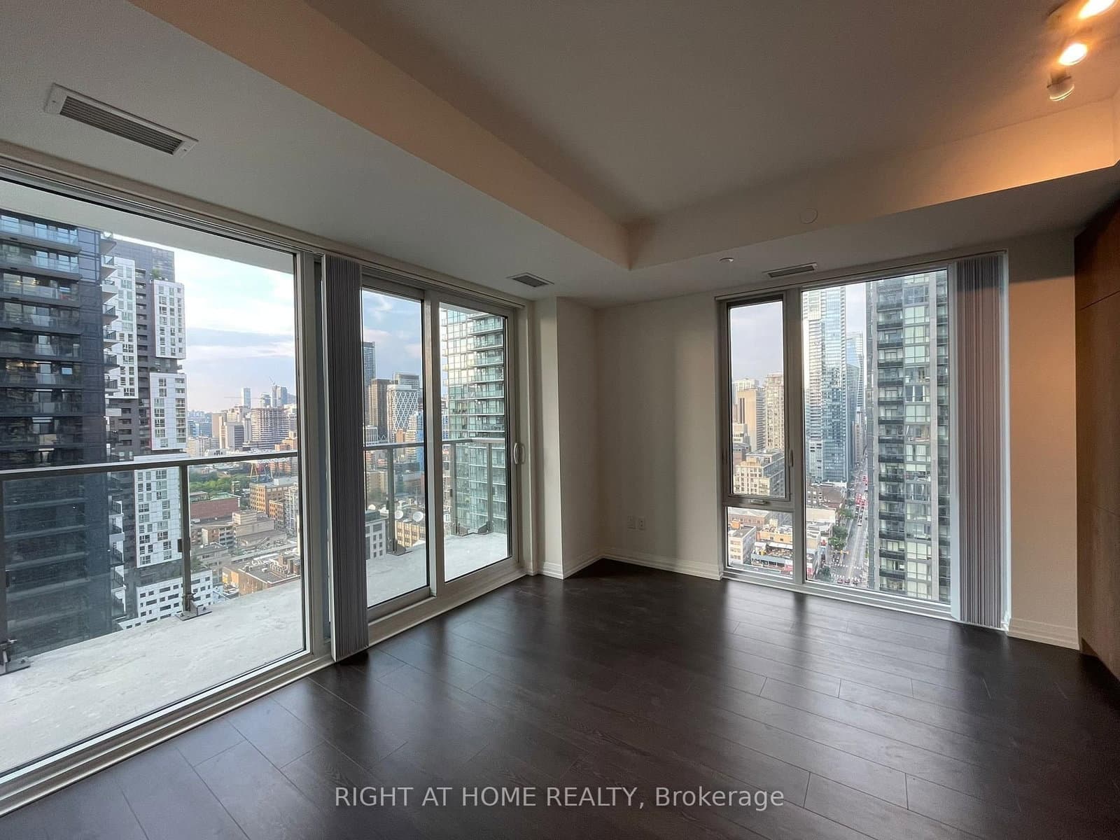 28 Widmer Street, Unit 2828