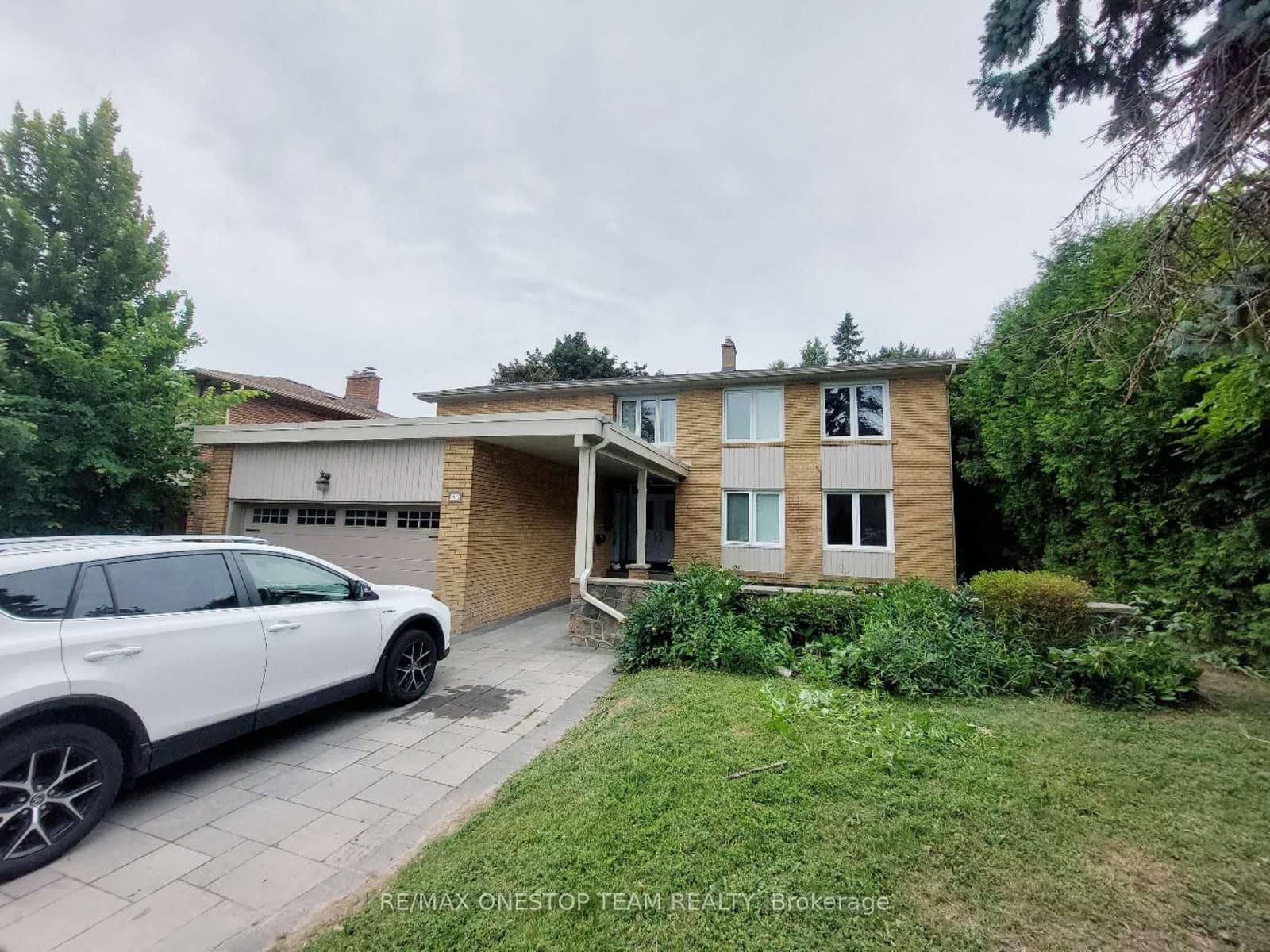 15 Tournament Drive, Unit Lower