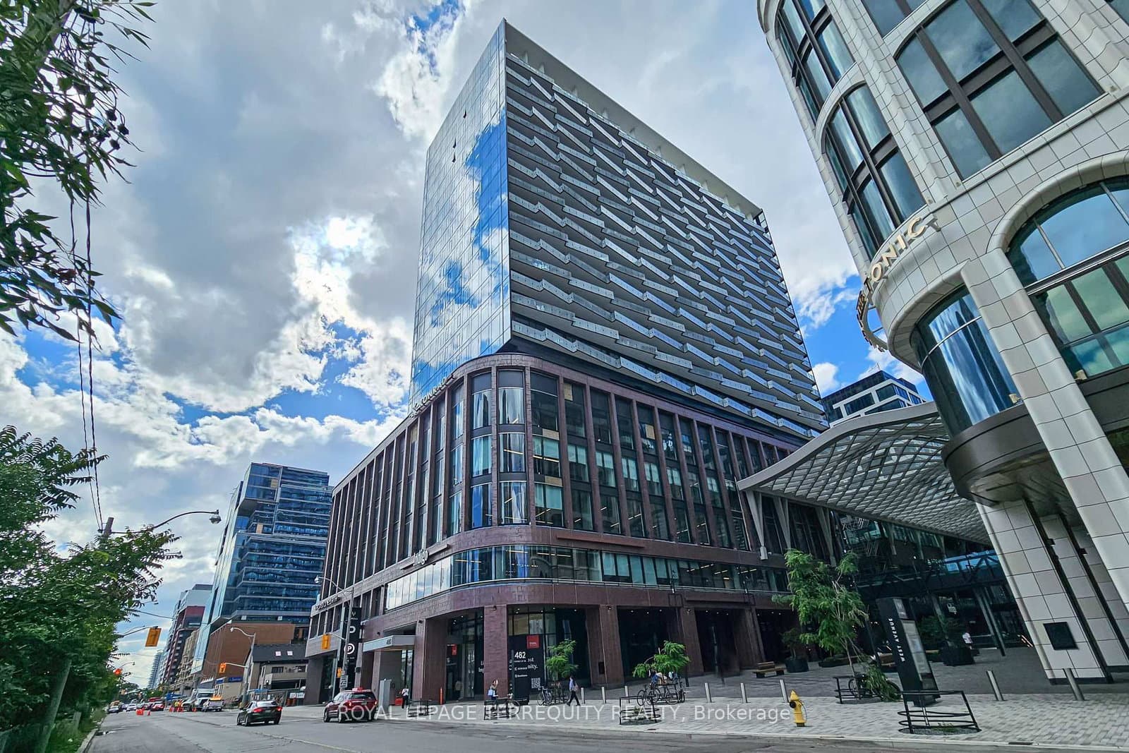 480 Front Street W, Unit 2003