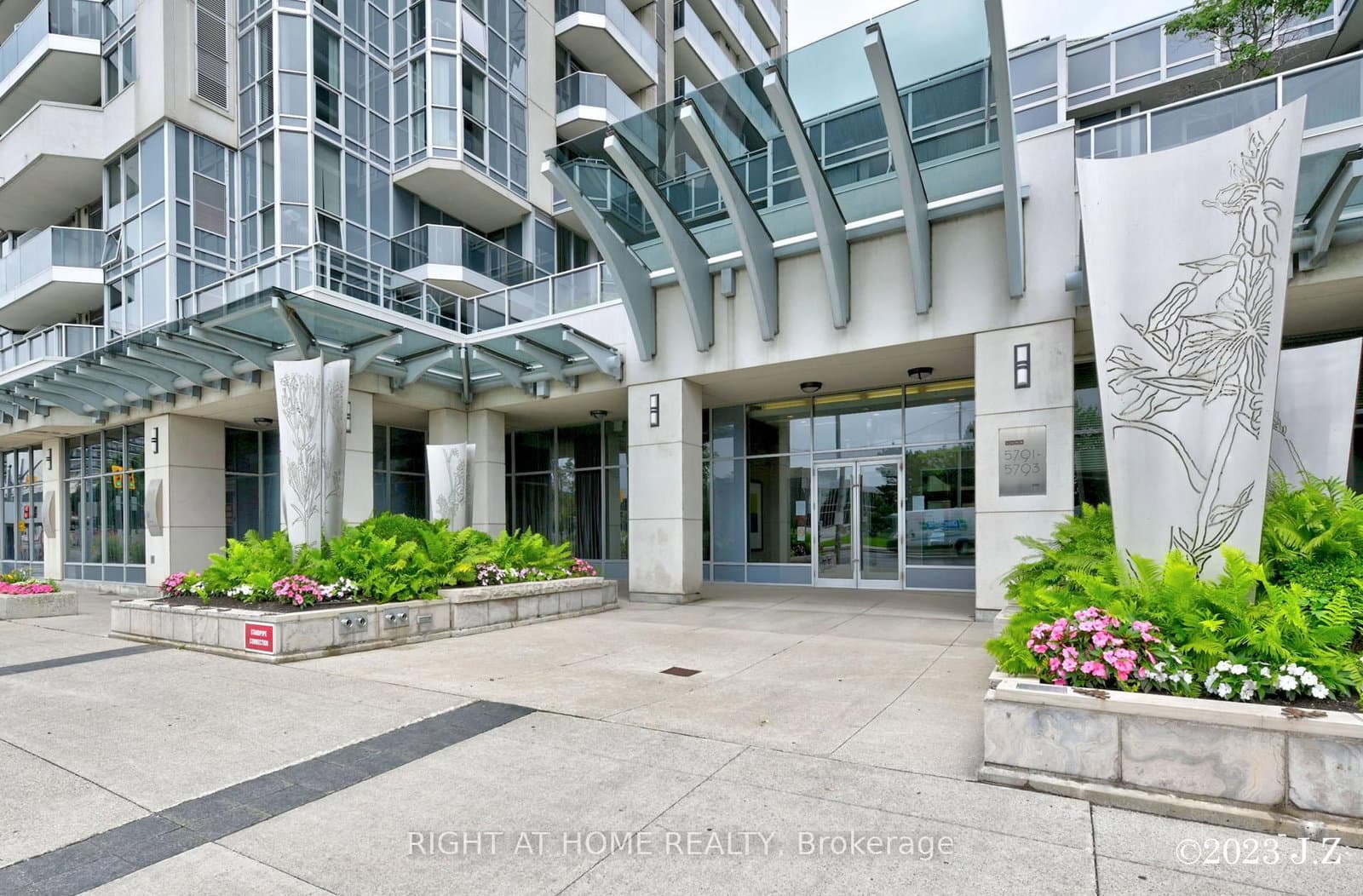 5793 Yonge Street, Unit 1009