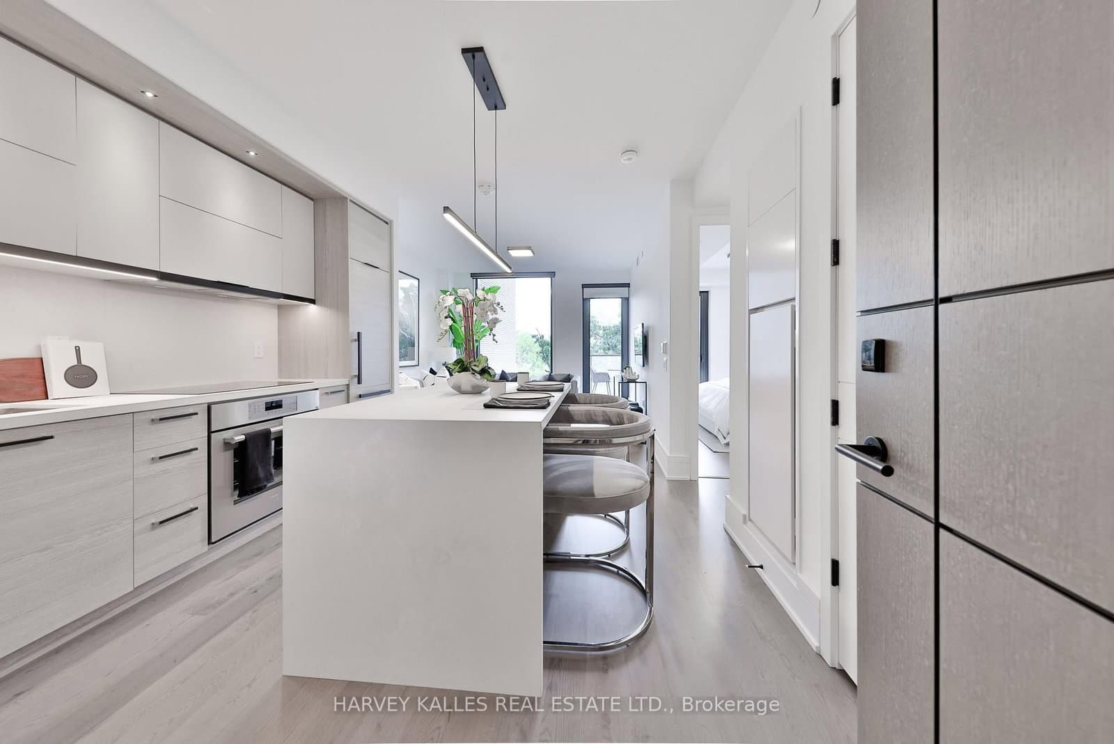 215 Lonsdale Road, Unit 1303