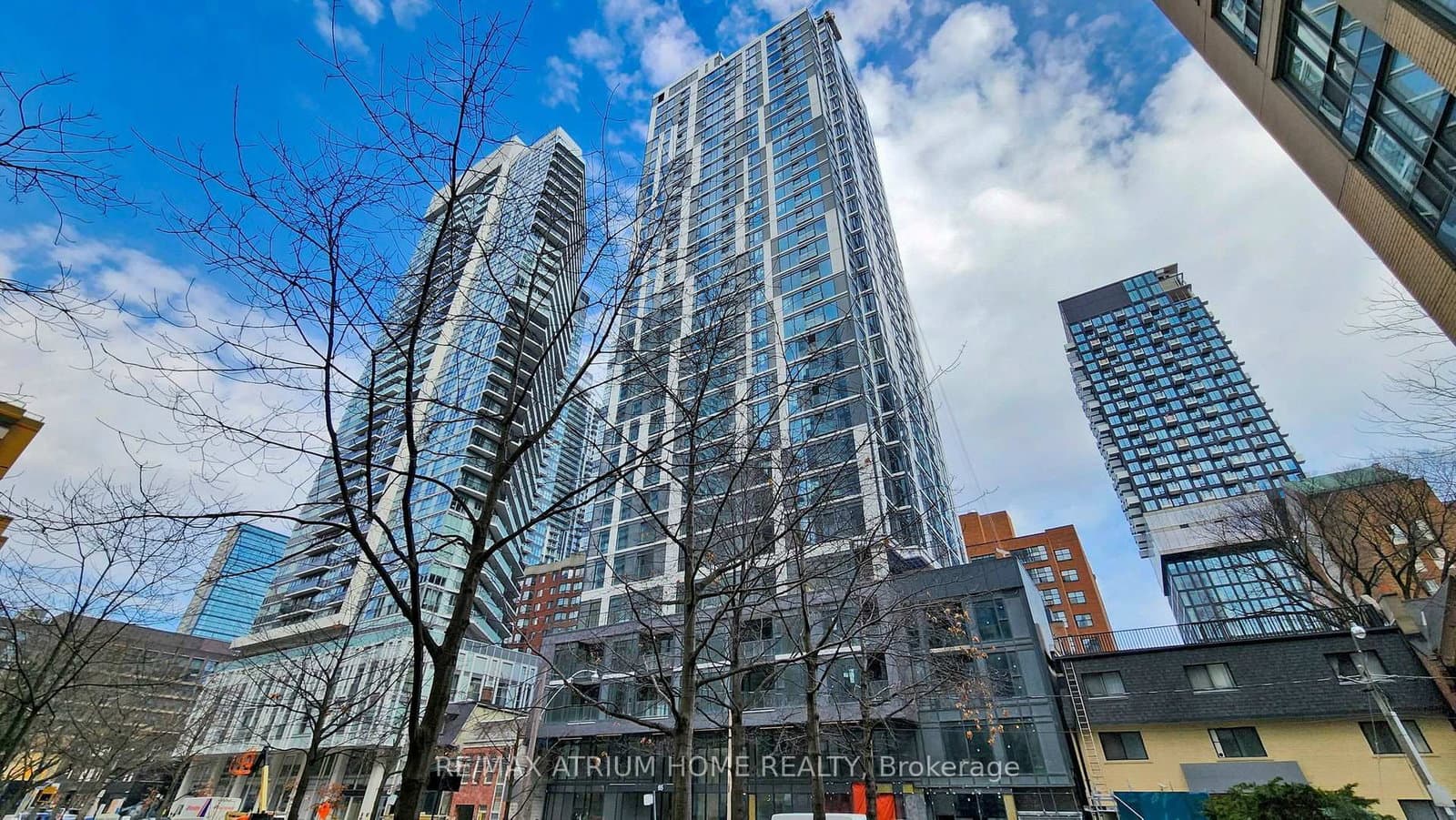 65 Mutual Street, Unit 2704