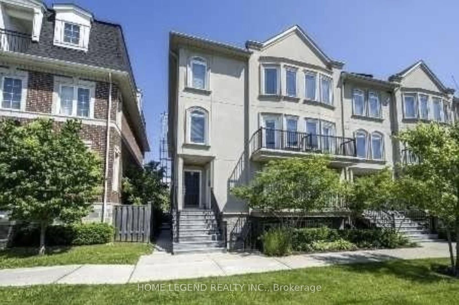 118 Finch Avenue W, Unit 18
