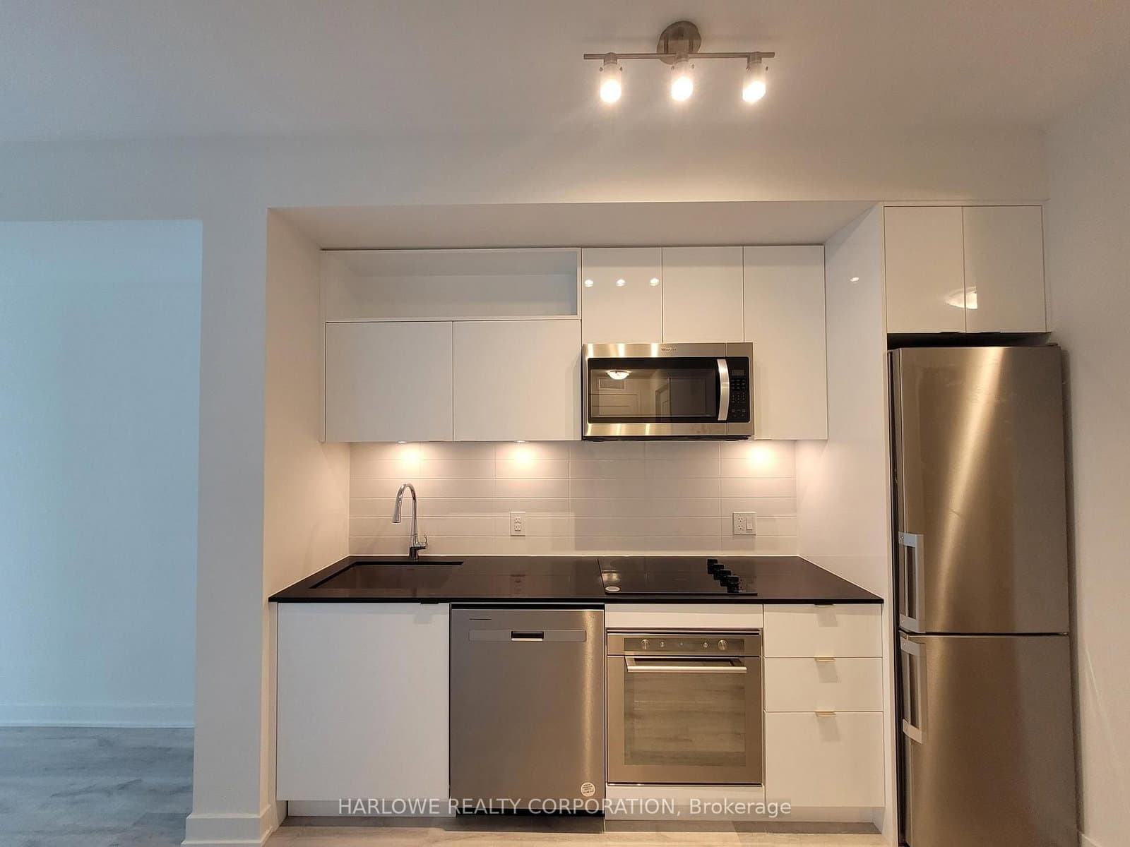121 Lower Sherbourne Street, Unit 943 SW