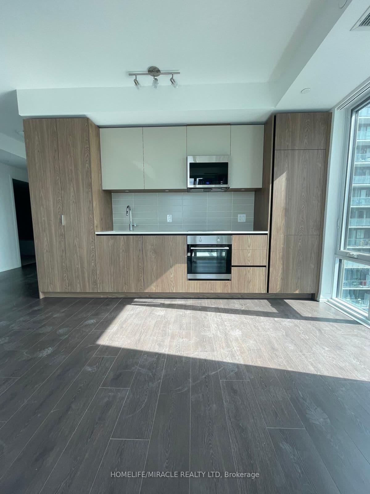 28 Widmer Street, Unit 2925