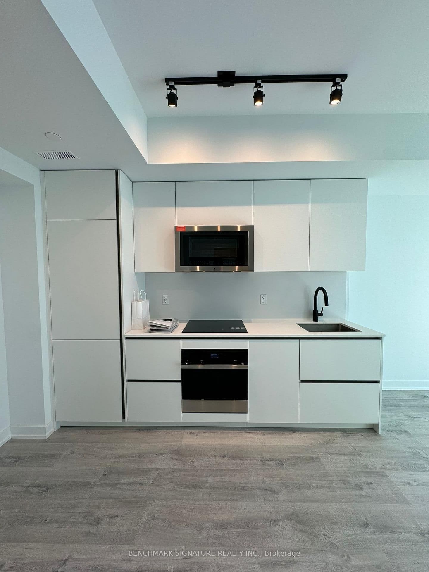 327 King Street W, Unit 3304