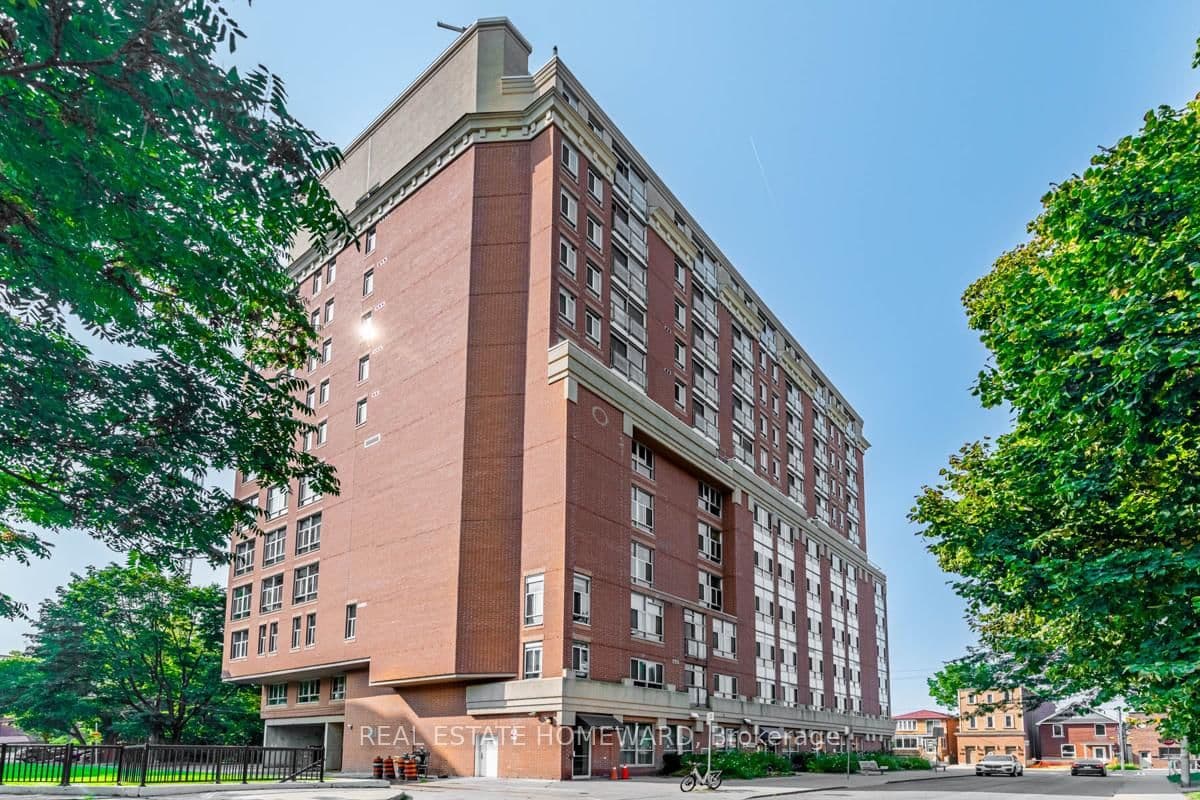 15 Maplewood Avenue, Unit 804