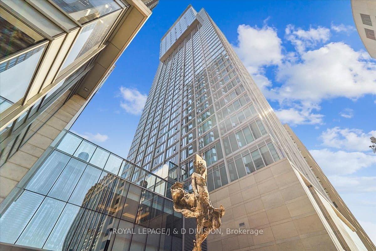 200 Cumberland Street, Unit 2805