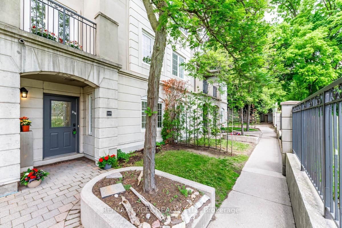 108 Finch Avenue W, Unit D19