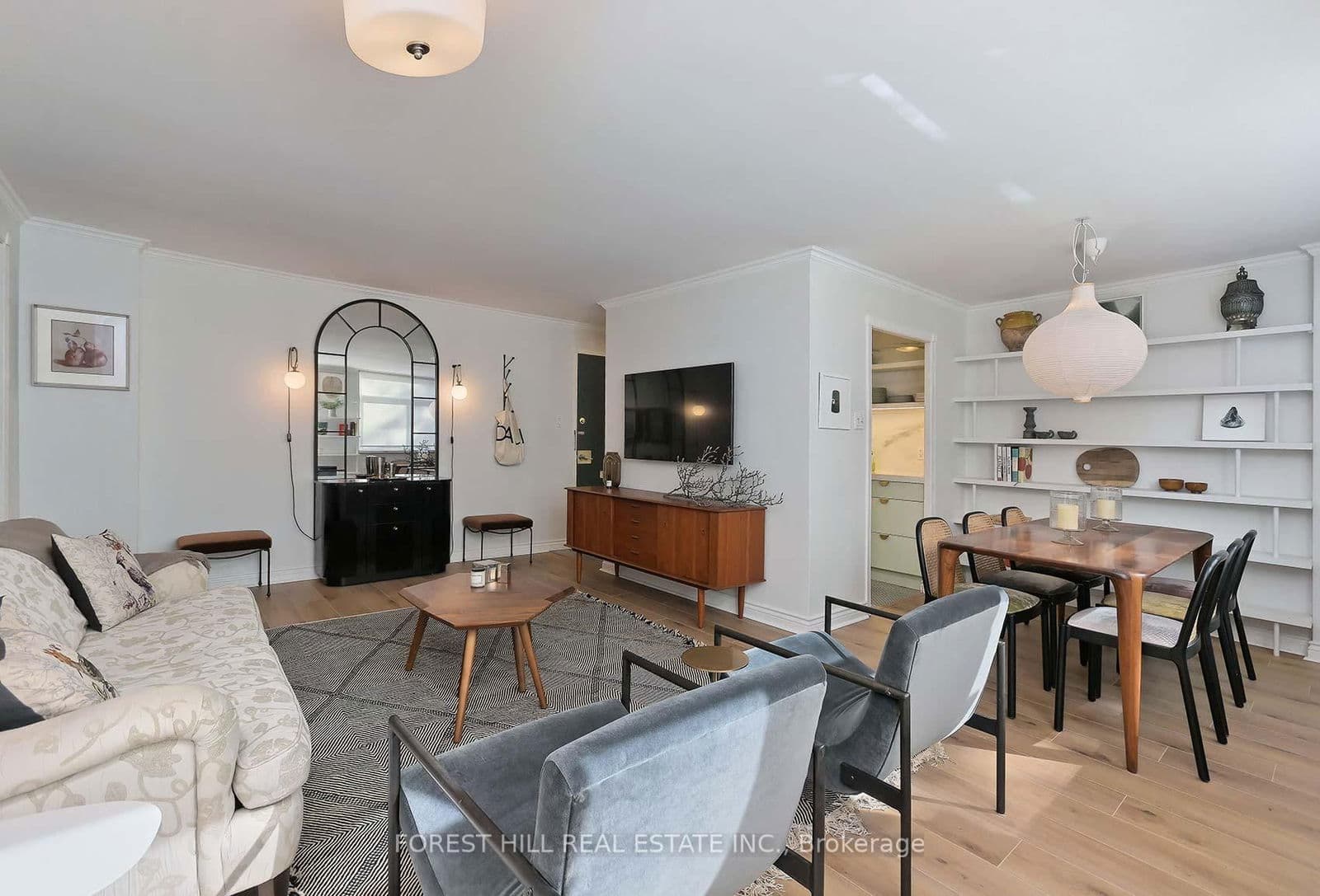 335 Lonsdale Road, Unit 103