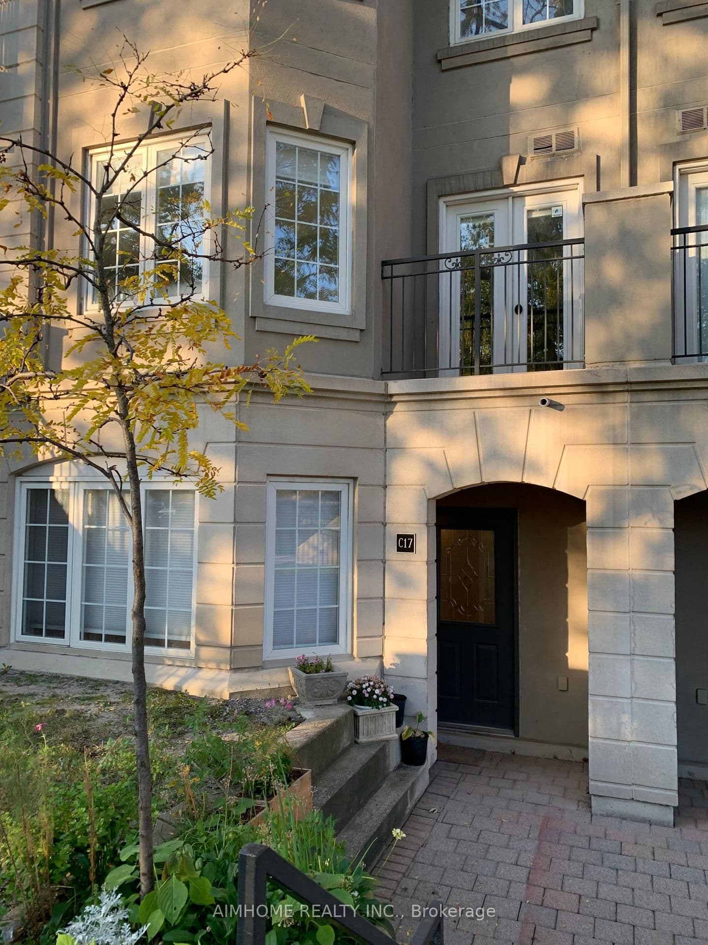 108 Finch Avenue W, Unit C17