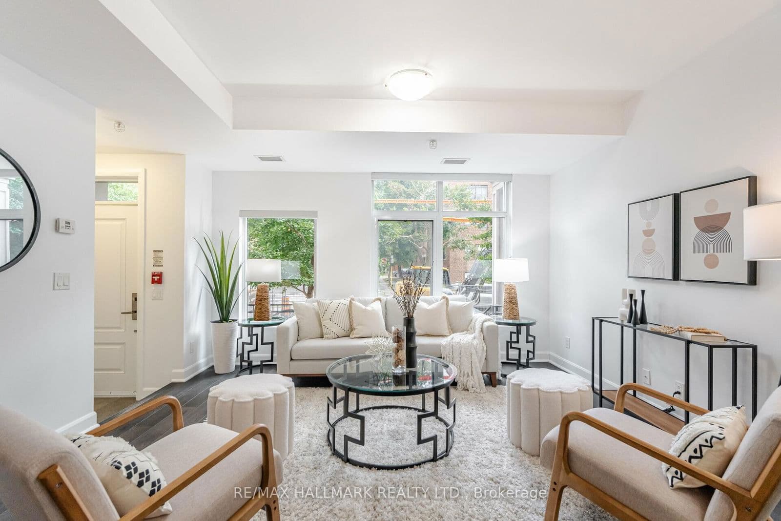 580 Kingston Road, Unit 104